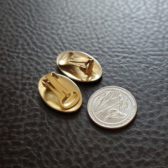 VTG Isle of Skye clip on earrings - Picture 7 of 7